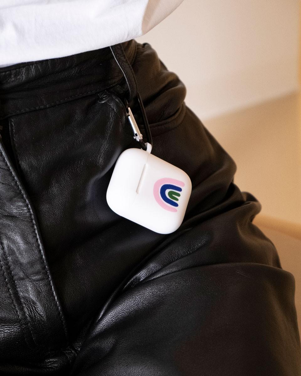 Wood'd AirPods Case Rainbow White 2025